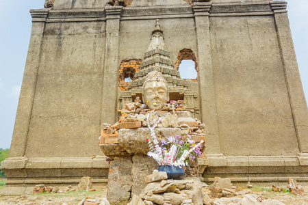 在古老的神祠，佈北碧府，勘察老佛