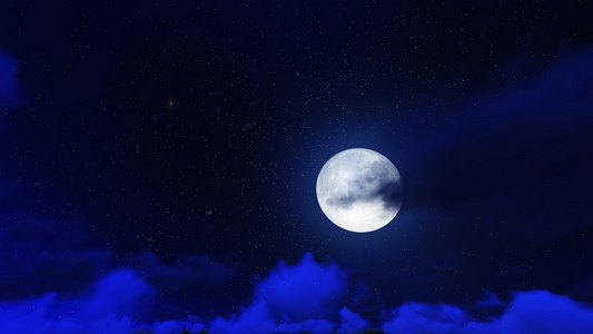 天空有月亮和云彩丛花绽开反对夜晚的天空和云与皎洁的月亮夜晚的天空