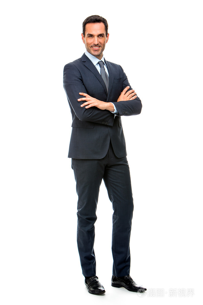 用双臂交叉望着相机微笑着商人的全长画像