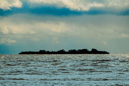 青山碧海孤岛背景在海洋中的孤岛异国情调孤岛海上的孤岛孤岛和物体