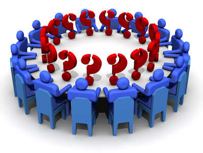 象征性的人坐在一个圆的会议桌与红色问号.问题解决的概念.孤立.