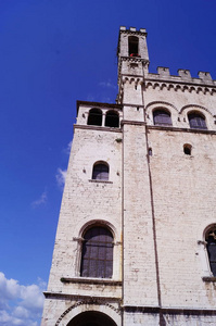详细的 Palazzo dei 固结，古比奥