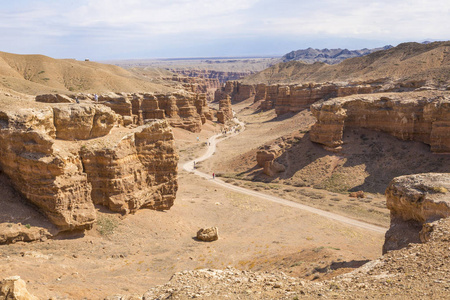 恰在阿拉木图地区的 Kazakhstan.Beautiful 山的峡谷