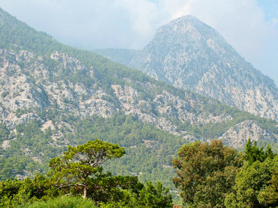 金牛座山从贝尔迪比村