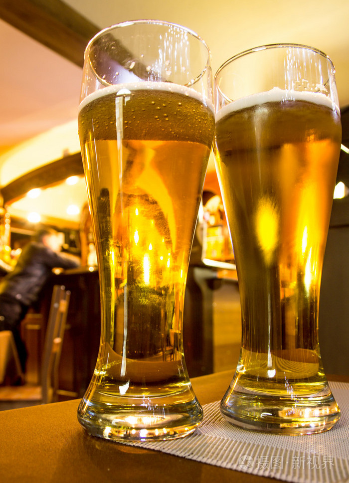 啤酒眼镜酒吧照片-正版商用图片0v4und-摄图新视界