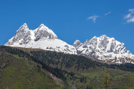 乌什巴山装载在高加索山脉，葛斯地区的高峰期