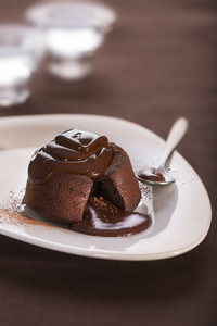 巧克力软糖熔岩蛋糕