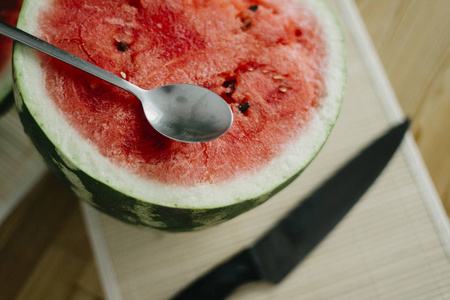 西瓜一半图片