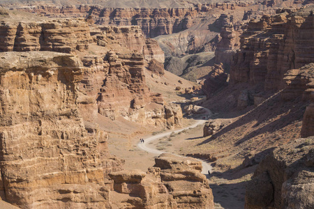 恰在阿拉木图地区的 Kazakhstan.Beautiful 山的峡谷