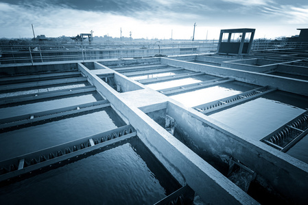 现代城市废水处理厂图片