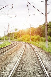 铁路和轮的霞光图片