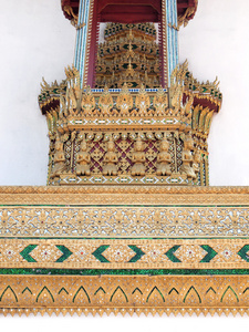泰国寺 墙泰国和泰国图案设计在墙上，寺庙墙上的传统装饰涂料。