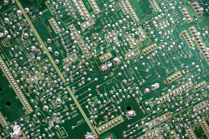 印制电路板的电子装置
