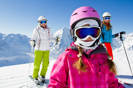 滑雪，冬天的乐趣   快乐滑雪滑雪度假
