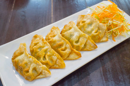 煎饺 / 日本香煎的饺子照片