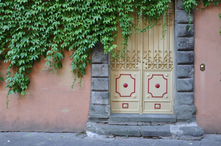 在意大利老房子的门