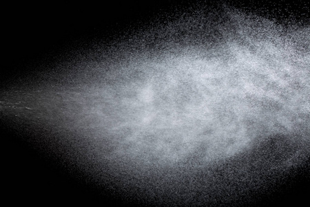 在喷雾喷洒水照片