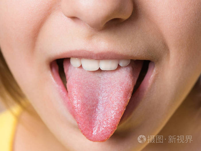 舌头的照片 女孩图片