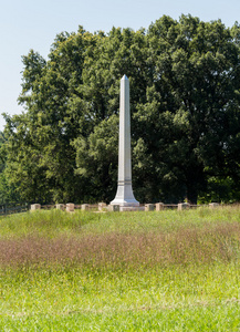 雷恩纪念碑和公墓阿波