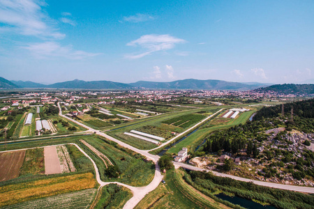 肥沃的土地和作物中内雷特瓦河流域南部克罗地亚的鸟瞰图