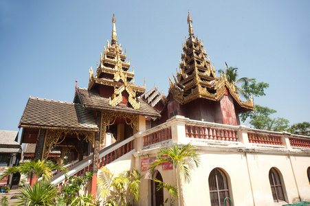 塔的缅甸风格在泰国的寺庙