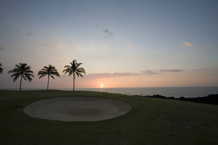 夏威夷高尔夫球场日落