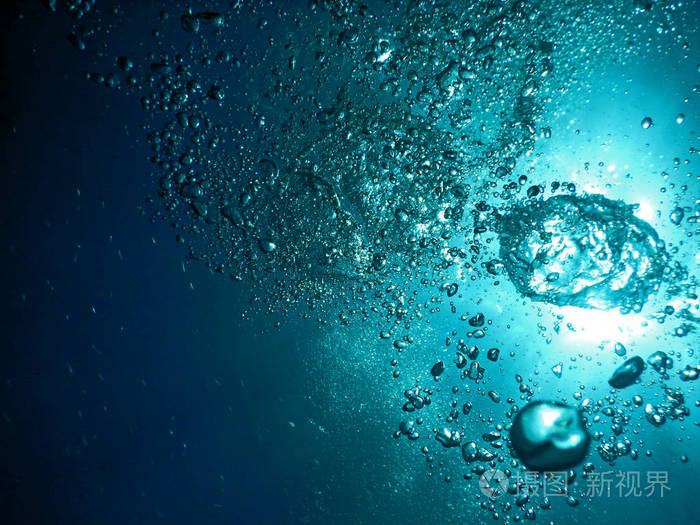 美丽的气泡水下