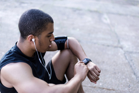 非洲裔美国运动员使用 smartwatch