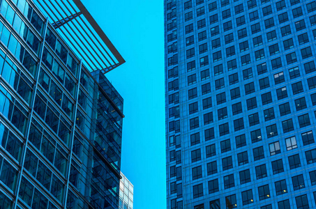 现代商业的摩天大楼，高的玻璃建筑，现代的无