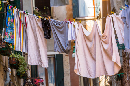 威尼斯人 windows 与洗衣烘干线上