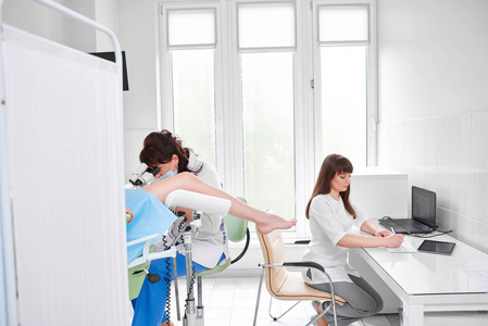 爱心妇科检查图片