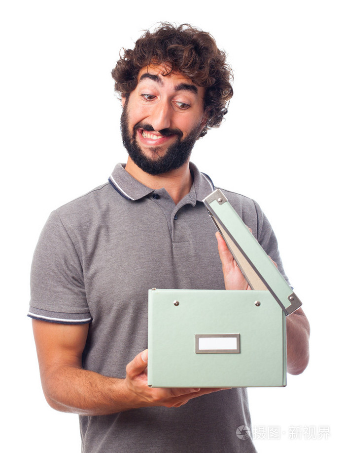 疯狂的年轻人打开了盒子