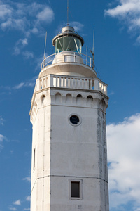 旧的白色灯塔