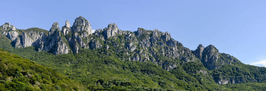 瑞士卢加诺上空的德拉韦奇亚山