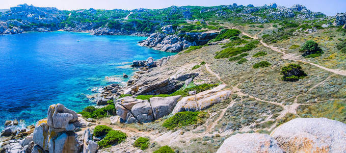 奇异的花岗岩岩层在投诉警察课种皮，撒丁岛，意大利