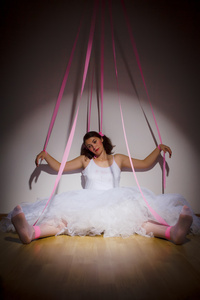 木偶字符串牵线木偶照片