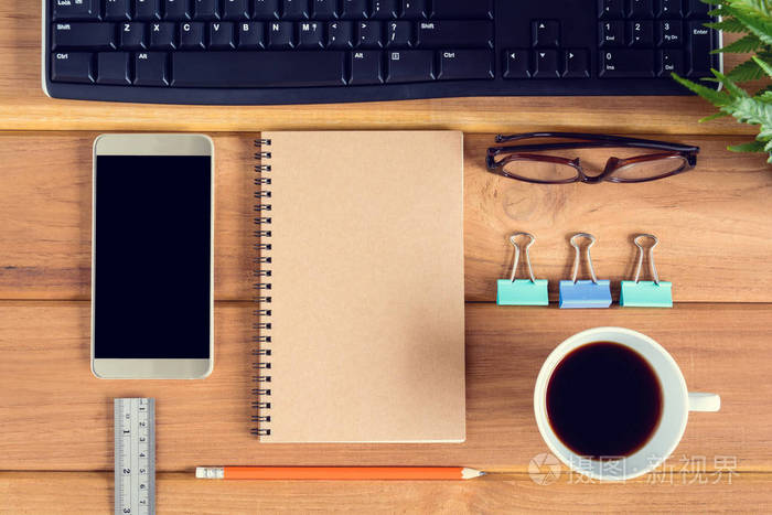 顶视图桌子木头和办公设备