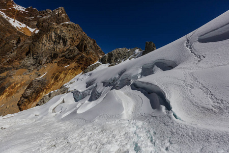 美丽的山川风景在科迪勒拉瓦