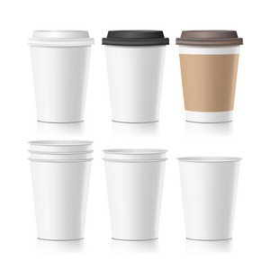 设置咖啡纸杯子矢量。空干净的纸集合 3d 咖啡杯子样机。孤立的插图