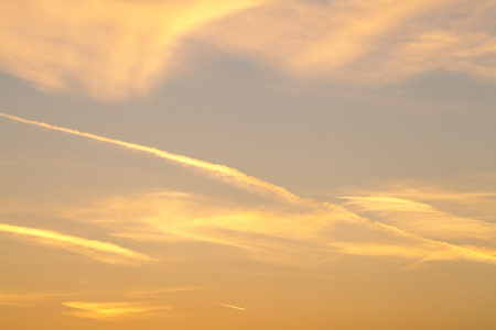 橙色色调天空