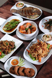 亚洲 午餐 宴会 美食家 面条 对虾 餐厅 冷餐 满的 热的