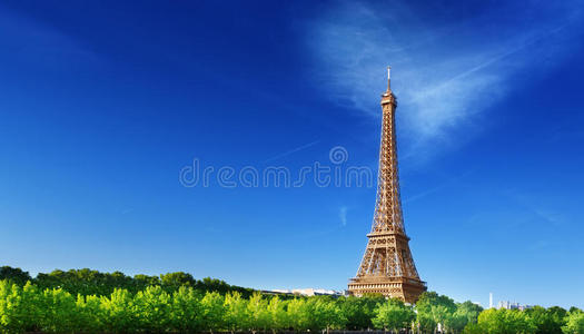 日出巴黎埃菲尔铁塔