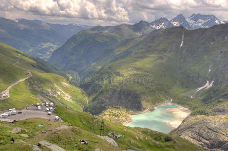 冰川粉笔画。阿尔卑斯山。奥地利