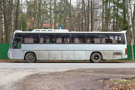 灰色旅游巴士