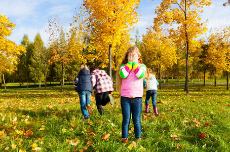 捉迷藏捉迷藏游戏照片