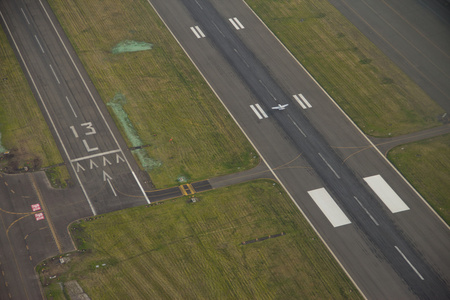 两条跑道空中