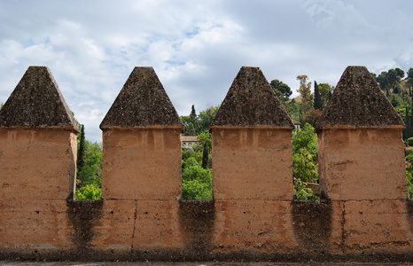 在西班牙的中世纪城堡墙 crenellations