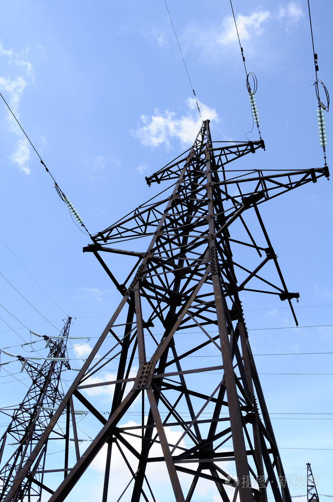 输电线路铁塔及电力线路