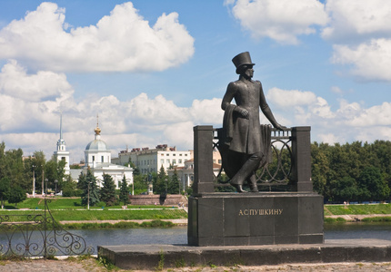 亚历山大的纪念碑在特维尔，俄罗斯普希金
