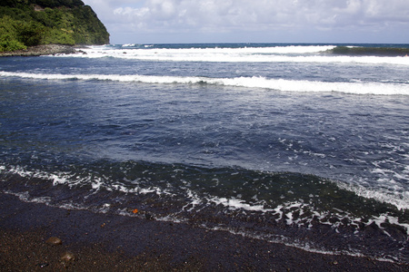 波黑沙海滩上